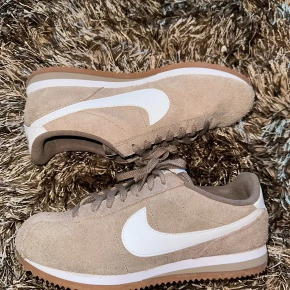 Nike Cortez Vintage Suede women’s shoes size 9 - Picture 1 of 6